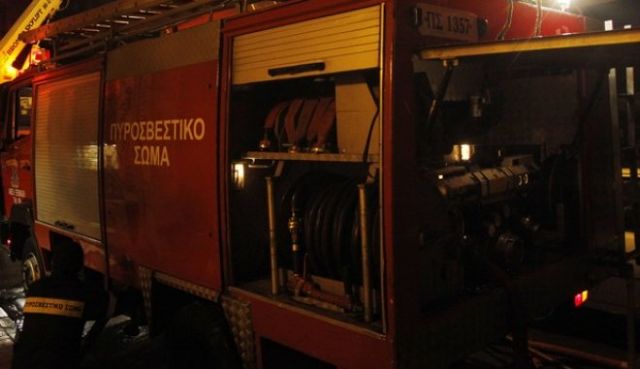 Εκρήξεις σε μετασχηματιστή πυλώνα της ΔΕΗ στο Κρυονέρι