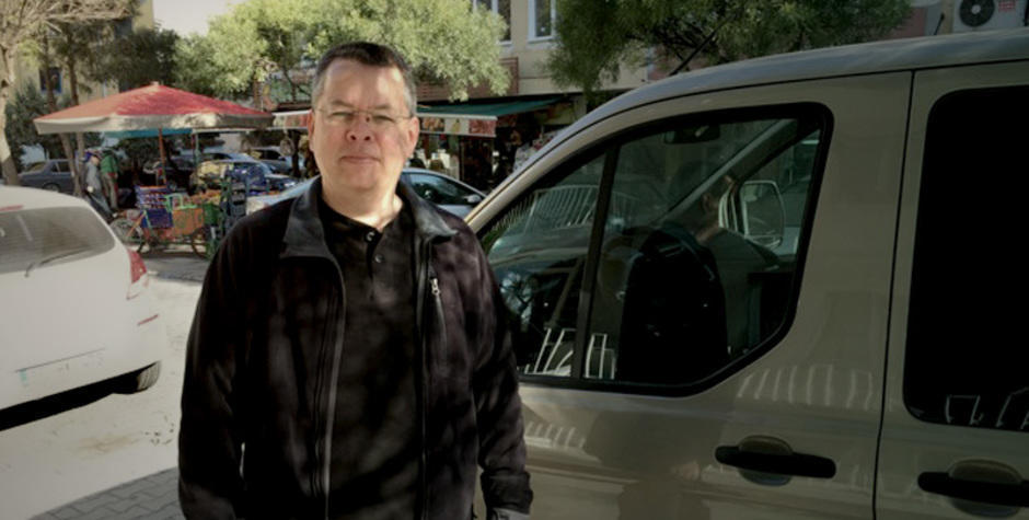Τουρκία: Παραμένει υπό κράτηση ο Αμερικανός πάστορας, Αντριου Μπράνσον
