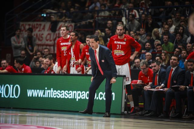 Τους χάσαμε τους πάγκους, πατριώτη!