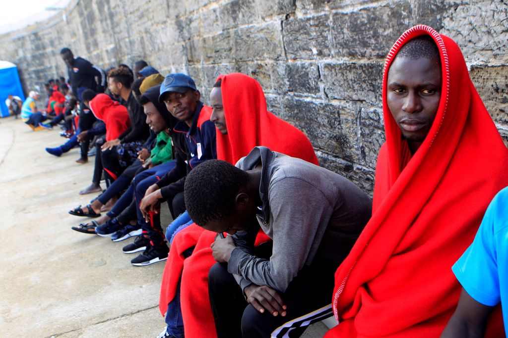 Προτάσεις της ΕΕ για τη λειτουργία «ελεγχόμενων κέντρων» μεταναστών