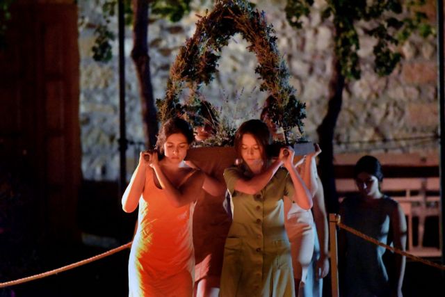 «Αντιγόνη» ηθοποιών και θεατών