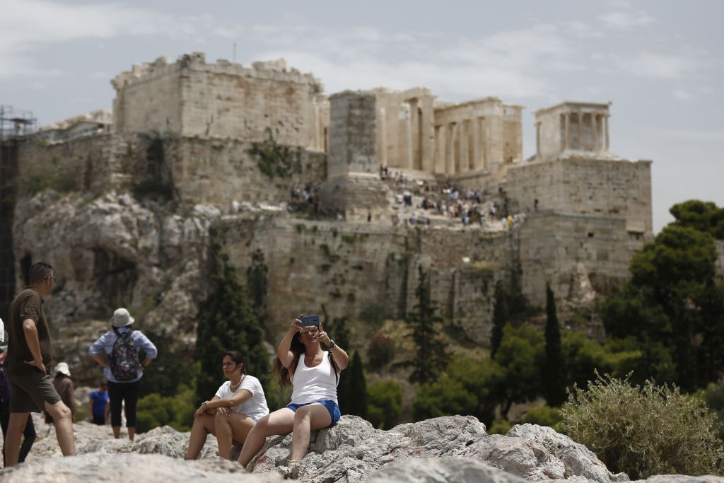 Παγκόσμιο κάλεσμα ενίσχυσης του τουρισμού στην Ελλάδα