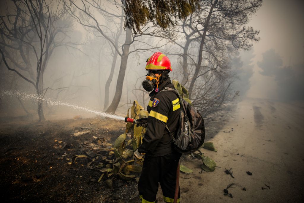Ακόμα ένα πύρινο μέτωπο στον Κάλαμο Αττικής