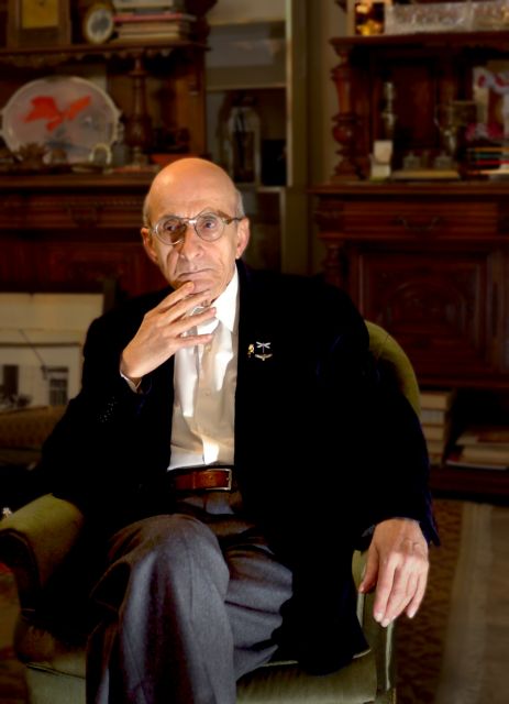 Ο στιχουργός, ο ποιητής, ο πεζογράφος