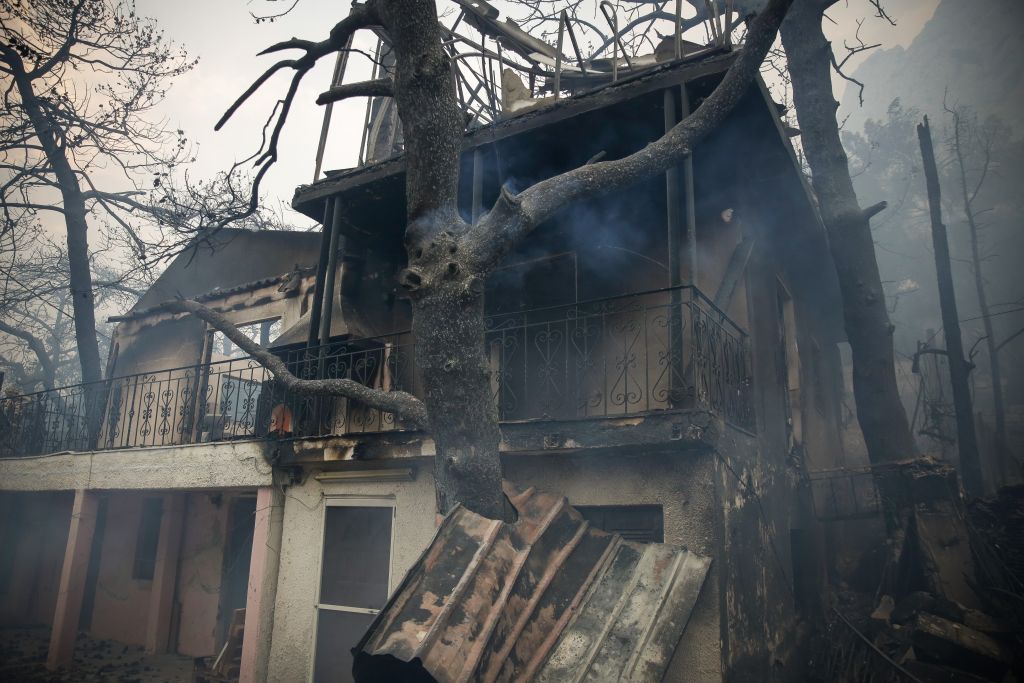 Δήμαρχος Ραφήνας: Φοβάμαι για τους εγκλωβισμένους από τη φωτιά