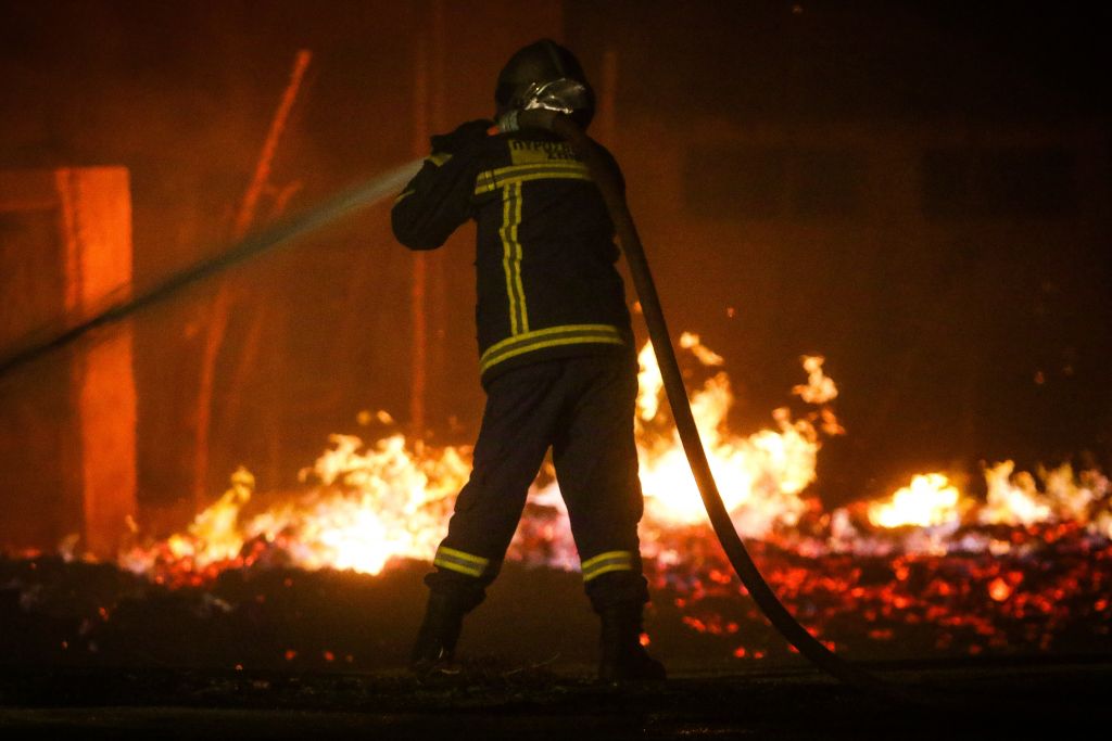 Κύπρος: 60 πυροσβέστες αναχωρούν για την Ελλάδα – βοήθεια και από την Ισπανία