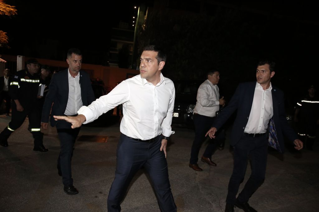 «Ασύμμετρο φαινόμενο», είδε ο Τσίπρας – Επικοινωνιακό σόου στο Κέντρο Επιχειρήσεων