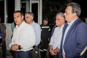 Πύρινα μέτωπα και πολιτικές ευθύνες