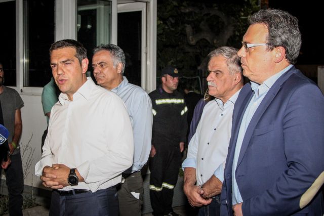 Πύρινα μέτωπα και πολιτικές ευθύνες