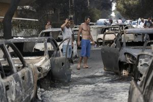 Πού μπορείτε να προσφέρετε βοήθεια στους πυρόπληκτους της Αττικής