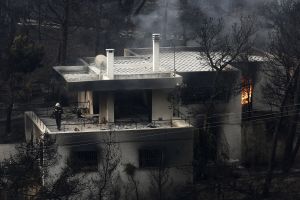 Σειρά μέτρων για τους πυρόπληκτους της Αττικής από τις τράπεζες