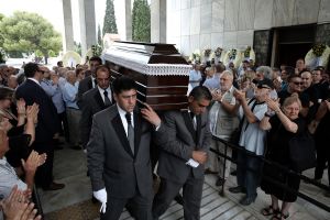 Το «τελευταίο αντίο» στο Μάνο Ελευθερίου