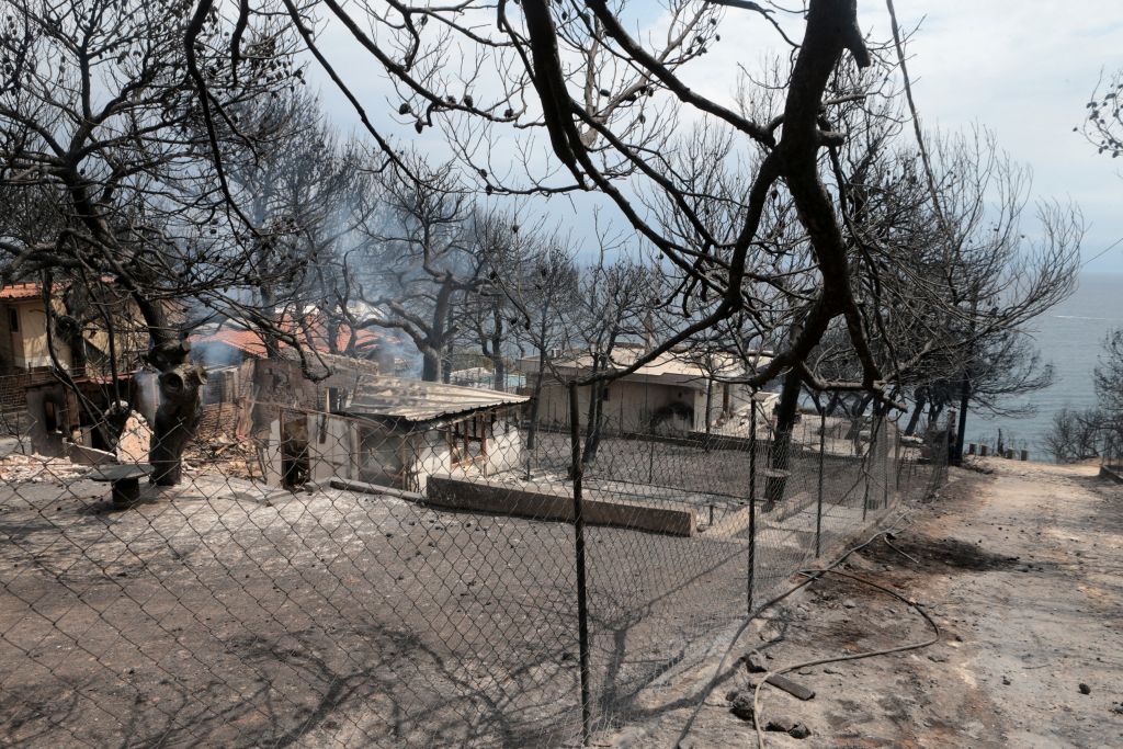 Είδη πρώτης ανάγκης για τους πληγέντες στην Αττική συγκεντρώνουν τα Τρίκαλα