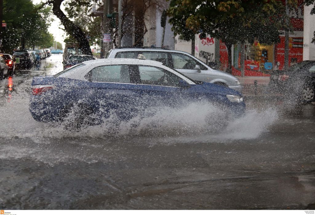 Χωρίς ρεύμα περιοχές στη Θεσσαλονίκη λόγω της βροχής