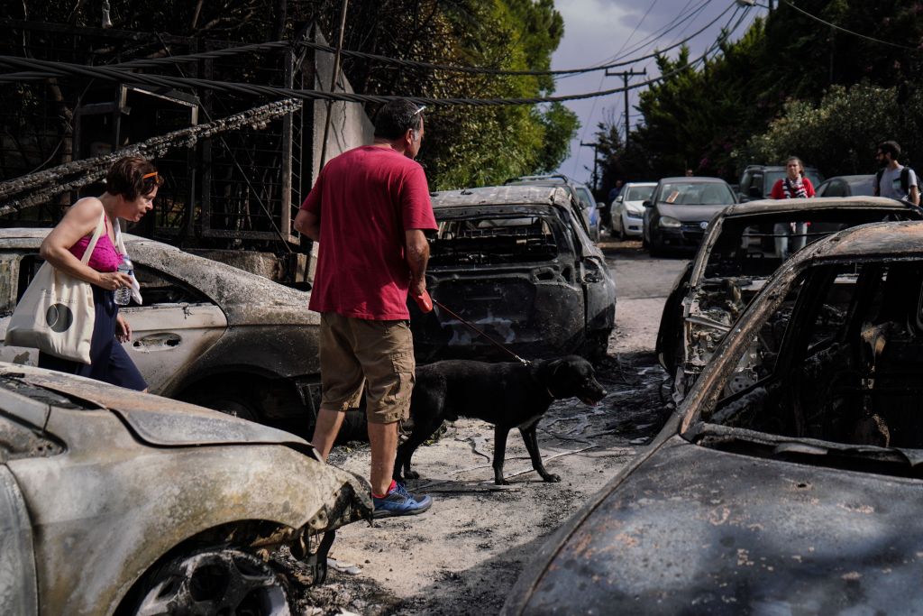 Περισσότερα από 300 αυτοκίνητα έγιναν στάχτη