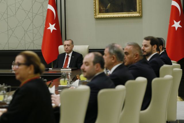 Οι αγορές βυθίζουν πάλι την τουρκική λίρα