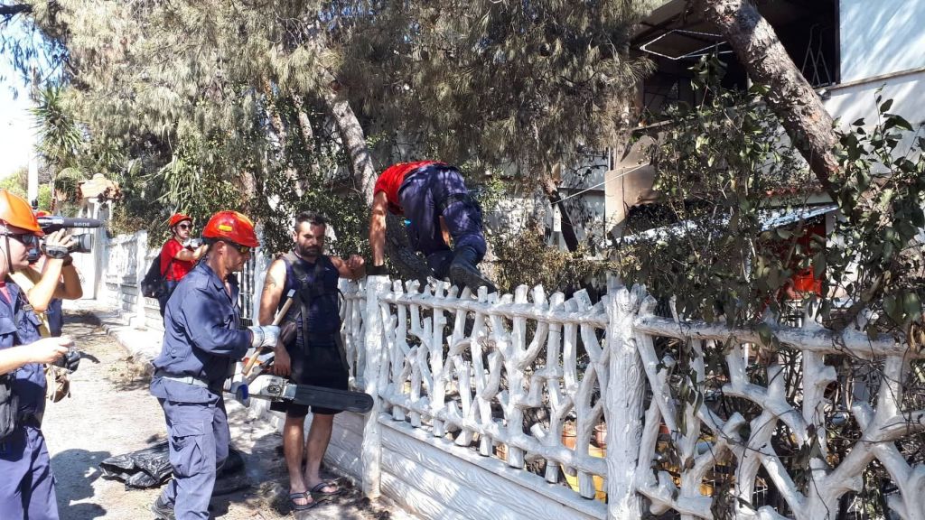 Τους 81 έφθασαν οι νεκροί: Πόρτα-πόρτα ψάχνουν οι διασώστες για αγνοούμενους