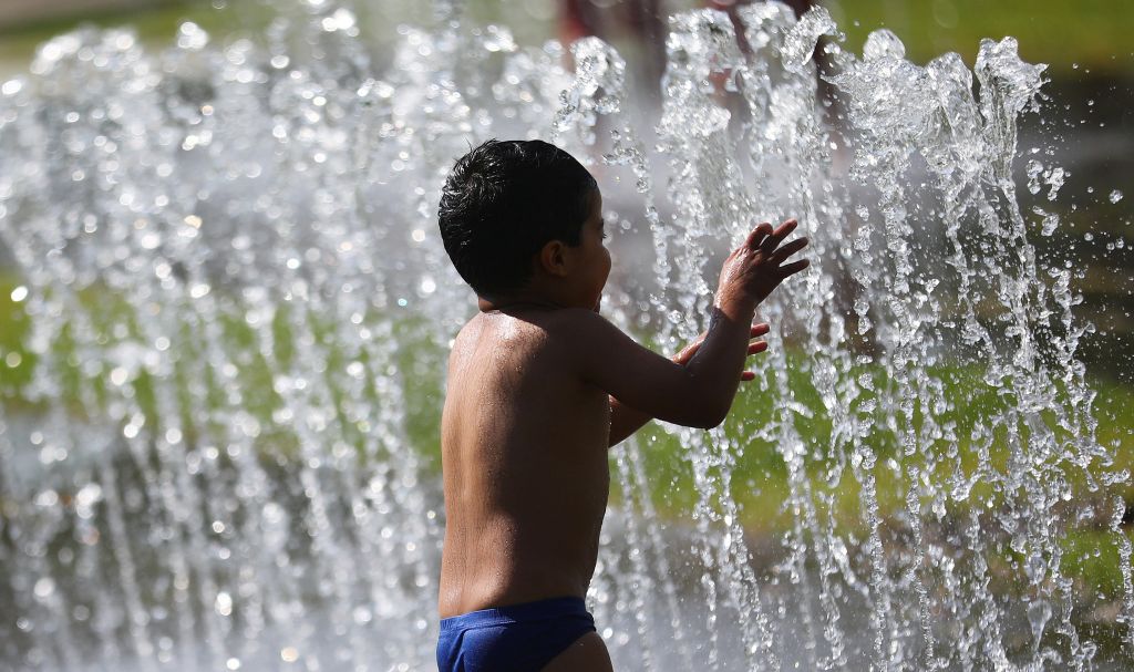 Οι πόλεις πρέπει να προσαρμοστούν στους καύσωνες