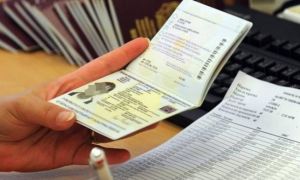 Στο στόχαστρο της Εφορίας οι άδειες παραμονής αλλοδαπών