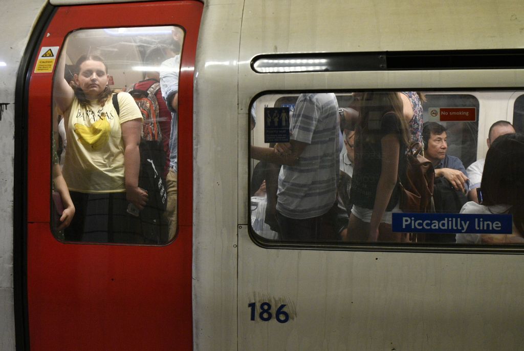 Βρετανία: Προβλήματα κυκλοφορίας σε τρένα στη σήραγγα Μάγχης λόγω καύσωνα