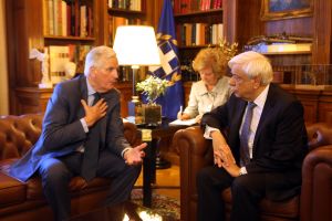 Μήνυμα συμπαράστασης του Μισέλ Μπαρνιέ στον Προκόπη Παυλόπουλο