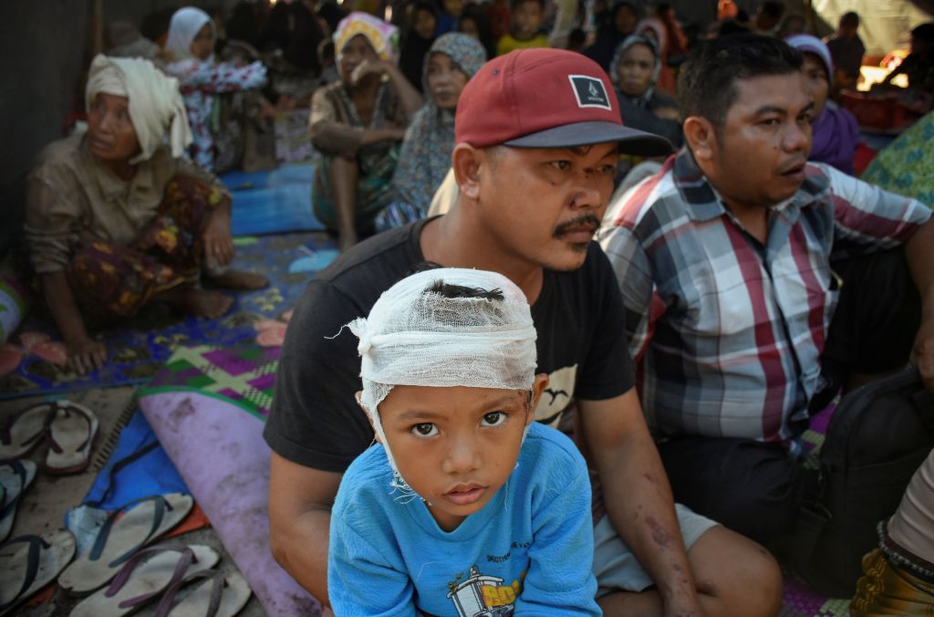 Σεισμός Ινδονησία : Επιχείρηση απεγκλωβισμού ορειβατών από ηφαίστειο