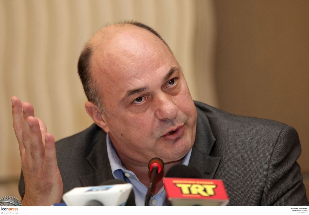 Μπέος; Είσαι μ@@@ας – Σύμβουλος: Έπρεπε να σε είχα στην οικοδομή να σου πω τι θα πει φιστίκι.