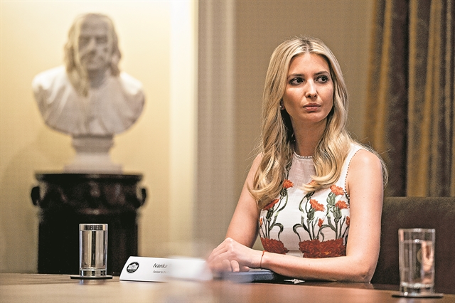 Τα e-mail καίνε τώρα την Ιβάνκα Τραμπ