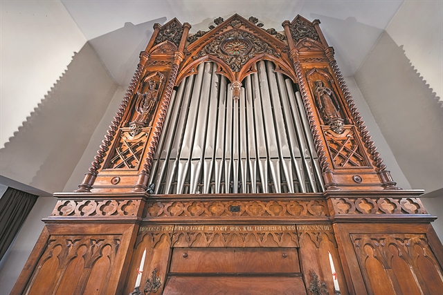 Το όργανο των 134 ετών που μαγεύει η Σύρο