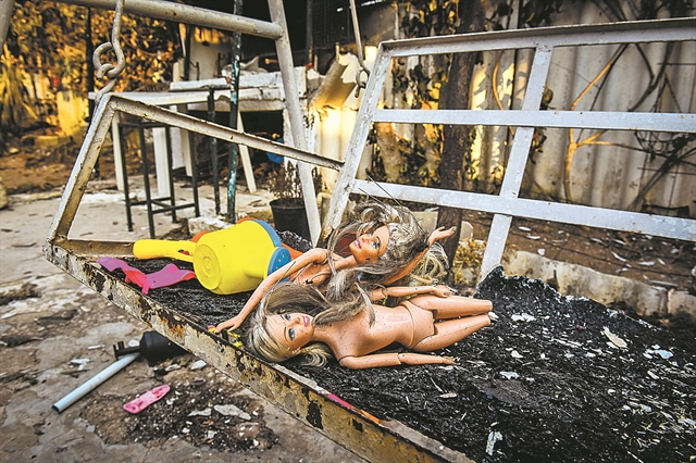 Τα παιδικά χαμόγελα χάθηκαν μαζί με την ελπίδα στις φλόγες