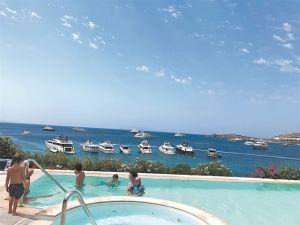 Από Χάρβαρντ Cavo Paradiso