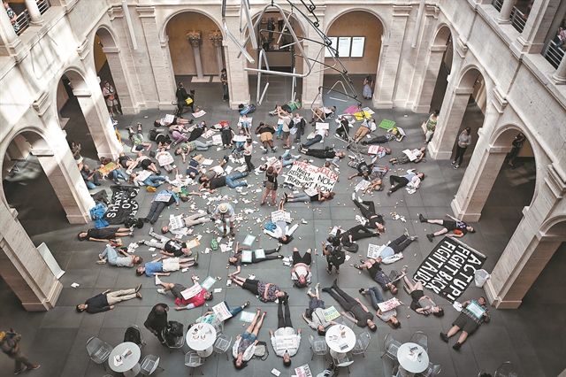 Βρίσκονται τα μουσεία σε κρίση;