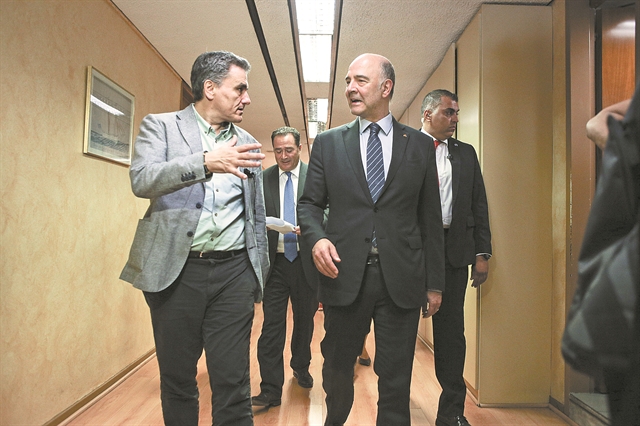 Η νέα επίσκεψη του Πιερ Μοσκοβισί και οι κίτρινες κάρτες