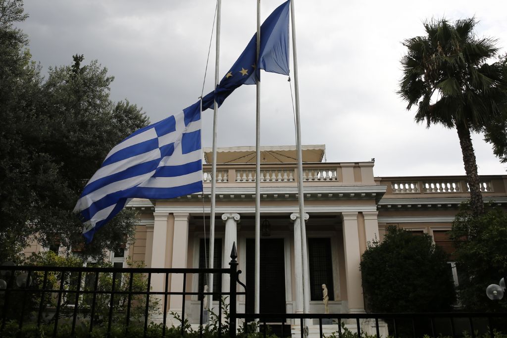 Μαξίμου: Πολιτικές ευθύνες για τρύπα 90 εκατ. στο ΚΕΕΛΠΝΟ