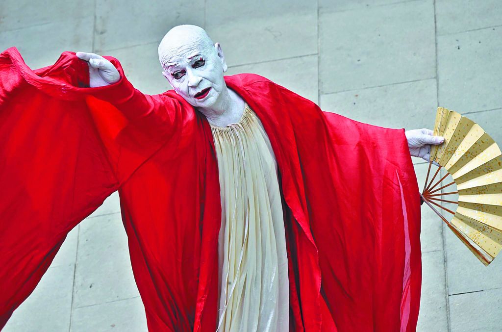 Λίντσεϊ Κεμπ, ο μέντορας των ειδώλων της ποπ μουσικής