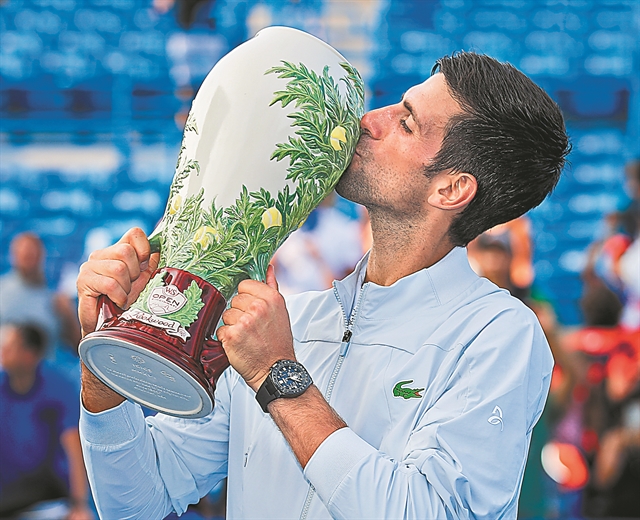 Ο Τζόκοβιτς ολοκλήρωσε τη συλλογή τροπαίων του κατακτώντας το 70ό