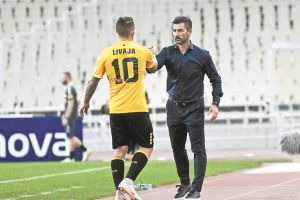 Δύο ερωτηματικά για την ενδεκάδα