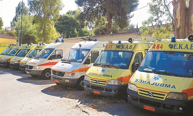 Με καθυστέρηση ωρών ακόμα και σε επείγοντα περιστατικά