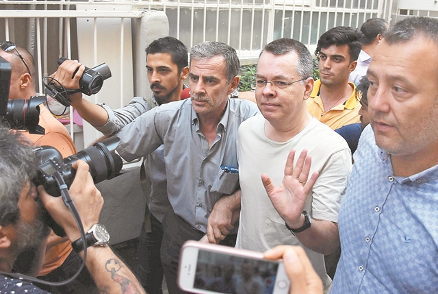 Αφησαν ελεύθερο τον πάστορα