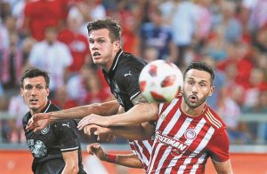 Το τείχος υψώθηκε ξανά στο Λιμάνι