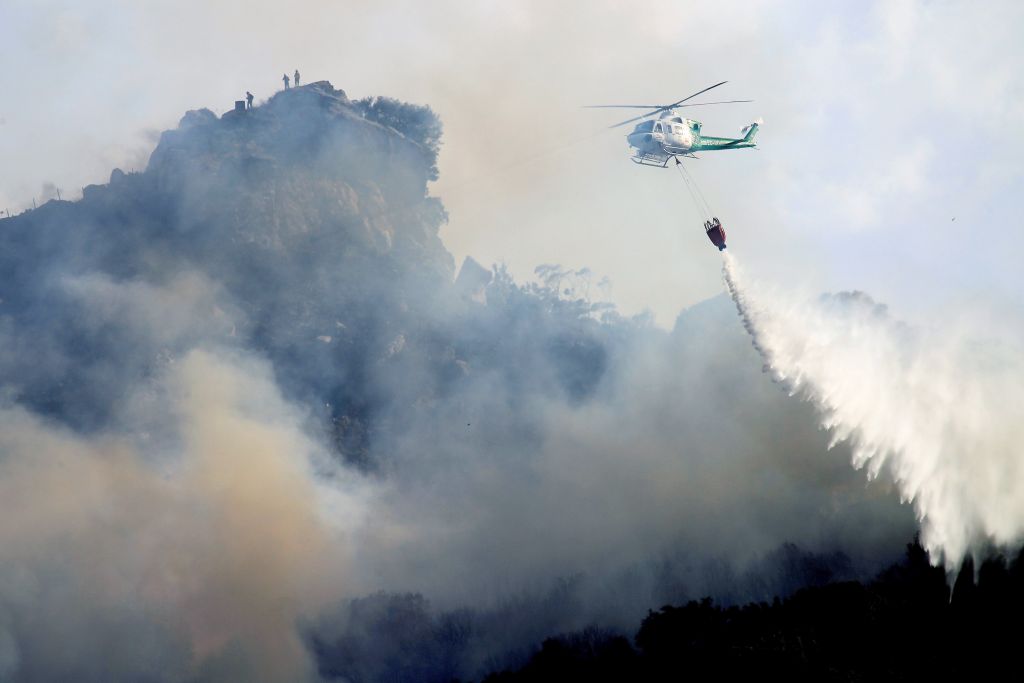 Ισπανία: Μεγάλη πυρκαγιά απειλεί το φυσικό πάρκο στην Ανδαλουσία
