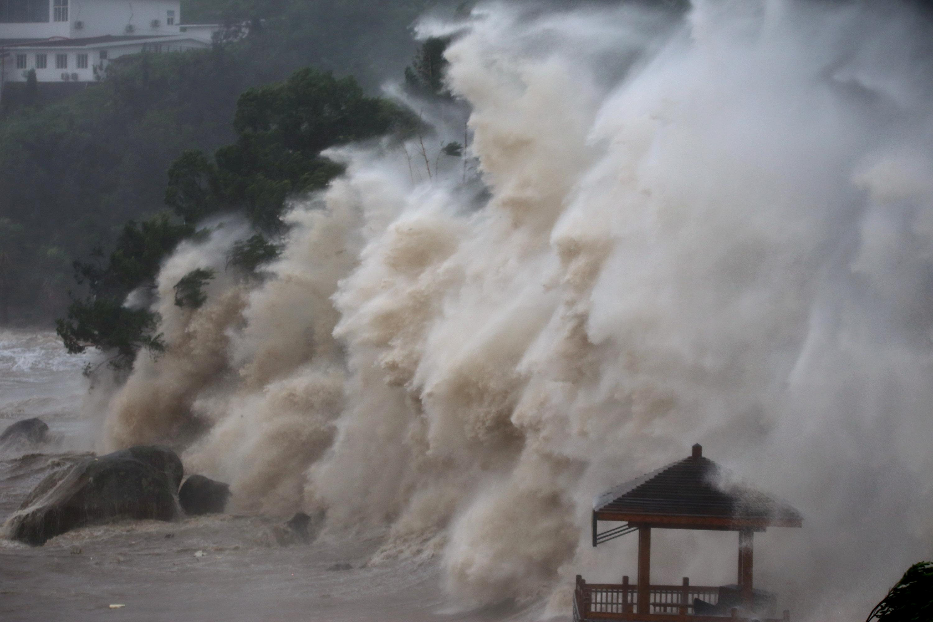 Тайфун Венчжоу. Ураган Тайфун. Тайфун тропический шторм. ЦУНАМИ В Китае.