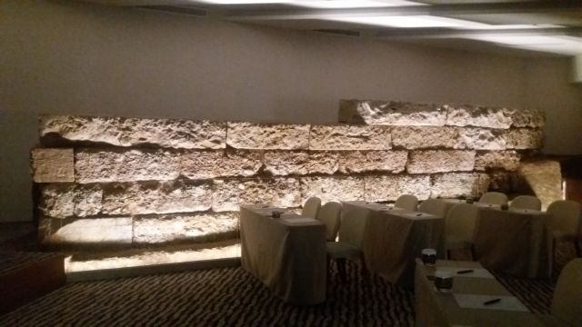 Από ποιο σημερινό ξενοδοχείο περνούσε ο Ηριδανός;