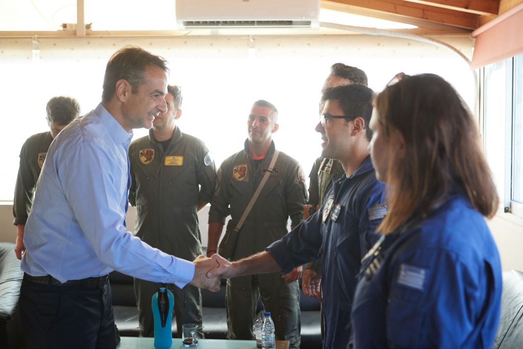 Τη βάση των καναντέρ επισκέφτηκε ο Κυριάκος Μητσοτάκης