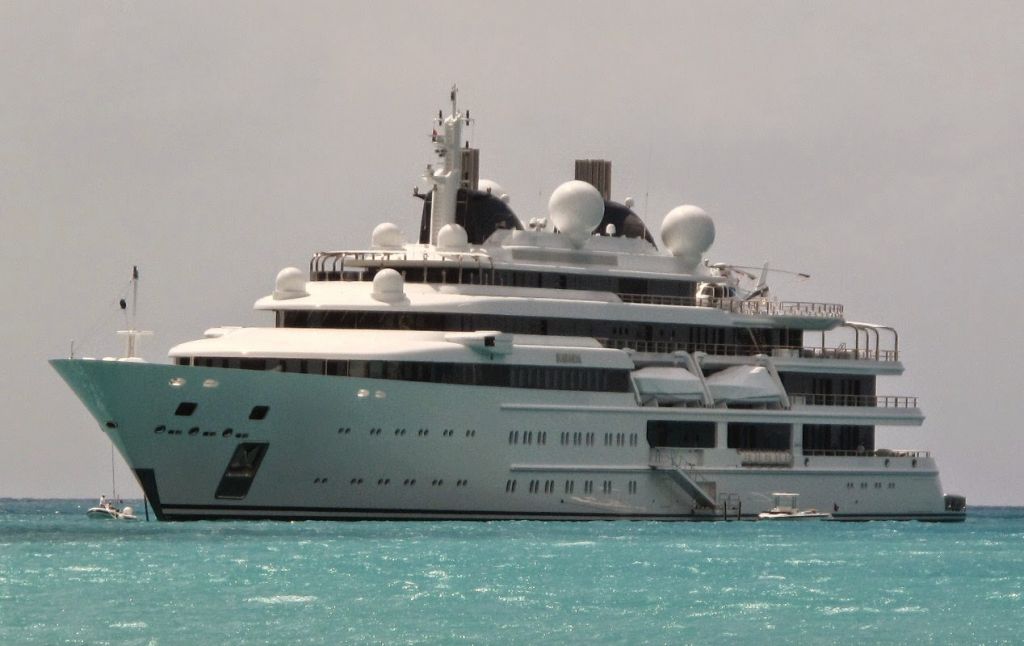 Στην Κέρκυρα ο εμίρης με την επιβλητική θαλαμηγό