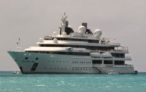 Στην Κέρκυρα ο εμίρης με την επιβλητική θαλαμηγό