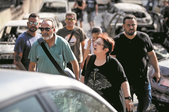 «Μαζική κάθοδος» από πυρόπληκτους