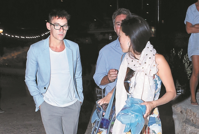 Το χειροποιητο πουλόβερ των 3.500 ευρώ…