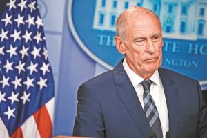 «Αντίο» στον Τραμπ είπε ο διευθυντής των Υπηρεσιών Πληροφοριών