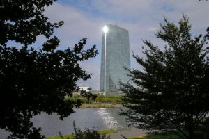 Η ΕΚΤ πρέπει να αποσύρει το πρόγραμμα στήριξης θεωρεί ο Βάιντμαν